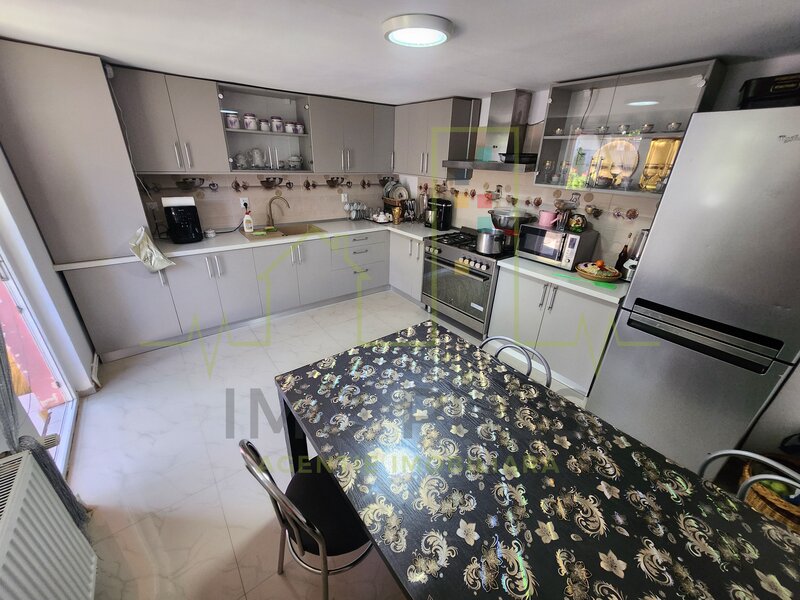 Timisoara. Casa individuala pe parter. 5 Camere. 2 Bai.